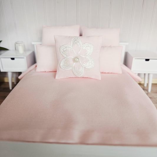Pale Pink Double Bedding & Cushion – alternate view 2 | 1:12 scale dolls house miniature