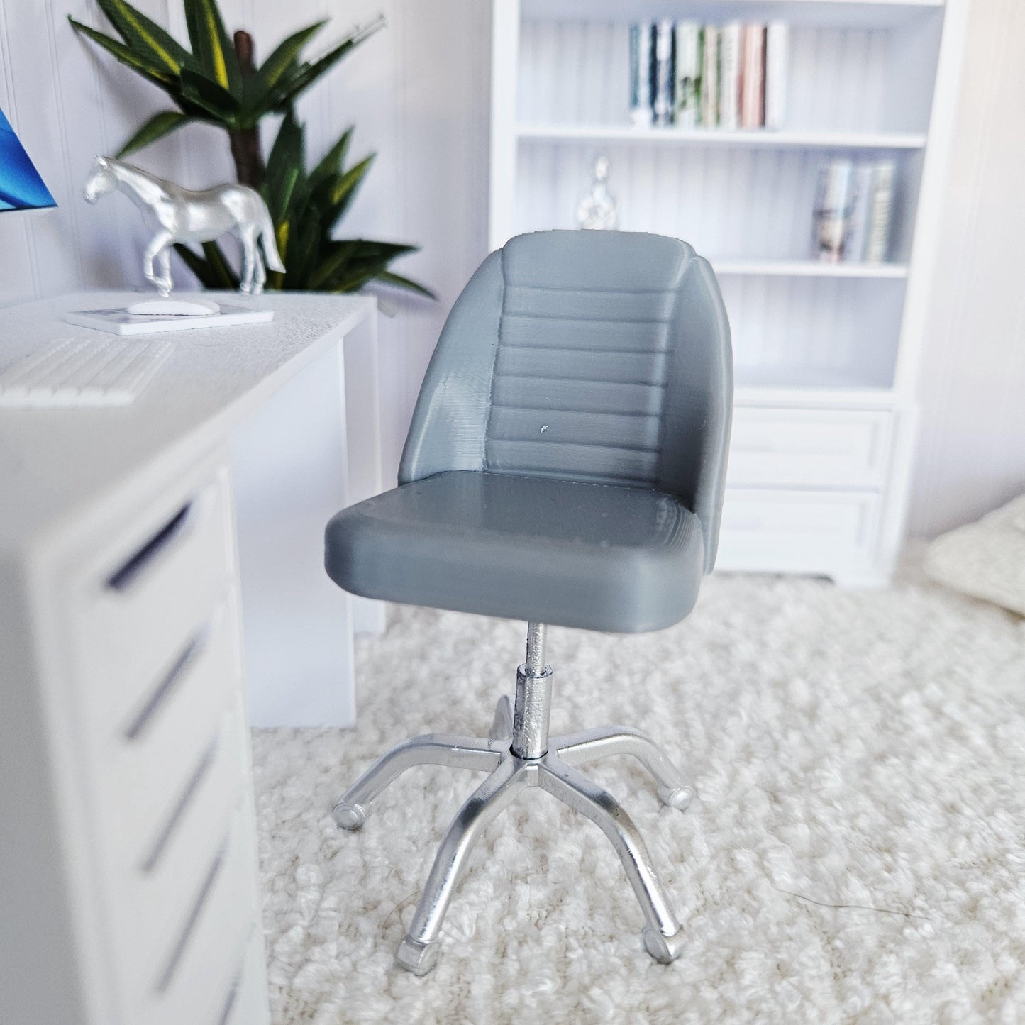 Dolls House Swivel Office Chair | Modern Desk Chair | 1:12 Scale Miniature Furniture