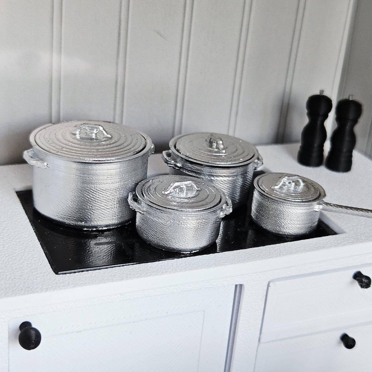 Dolls House Saucepan Set | Miniature 1:12 Scale Kitchen Accessories