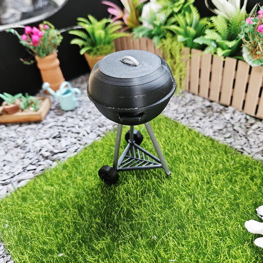 Kettle Charcoal BBQ – alternate view 2 | 1:12 scale dolls house miniature
