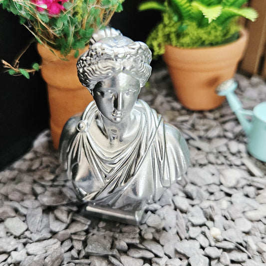 Classical Lady Bust Garden Statue – alternate view 2 | 1:12 scale dolls house miniature