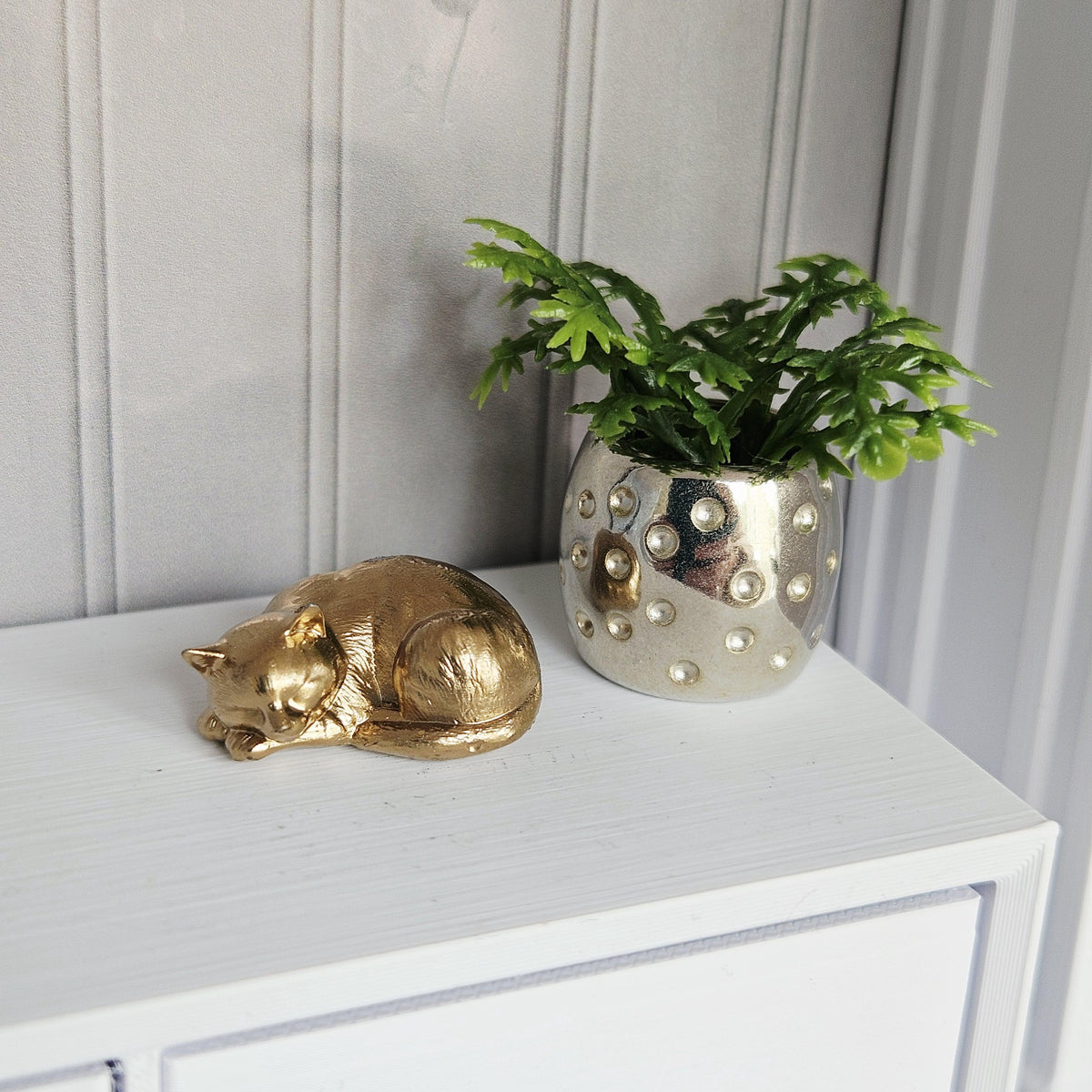 Metallic Cat Ornament – alternate view 6 | 1:12 scale dolls house miniature