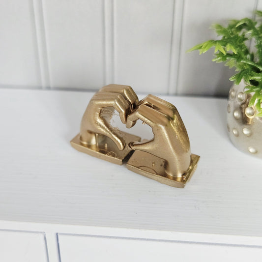 Heart Hands Ornament – alternate view 2 | 1:12 scale dolls house miniature