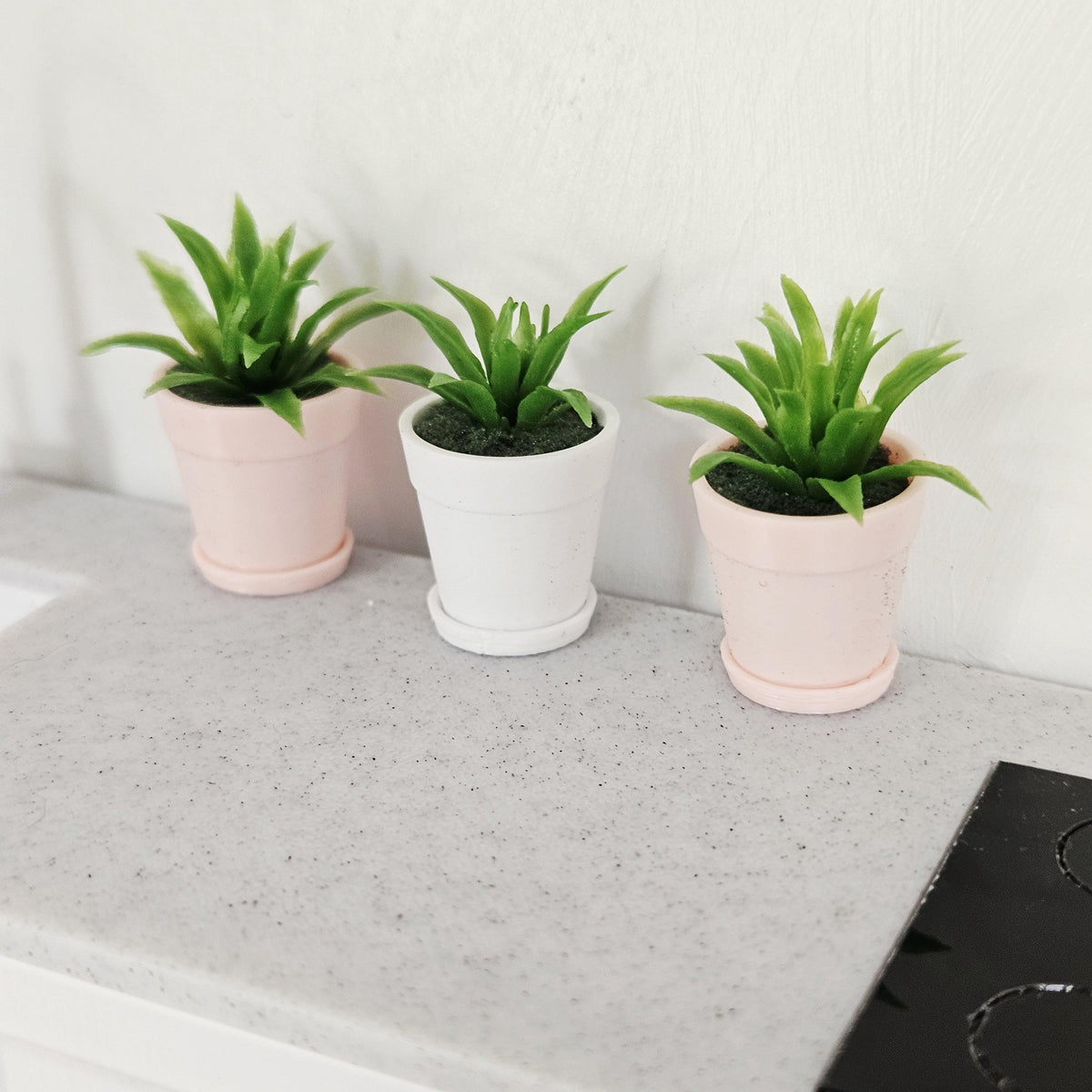 Plant Pots Set | 3 Miniature Pots with Saucers | Choice of Colours | 1:12 Scale