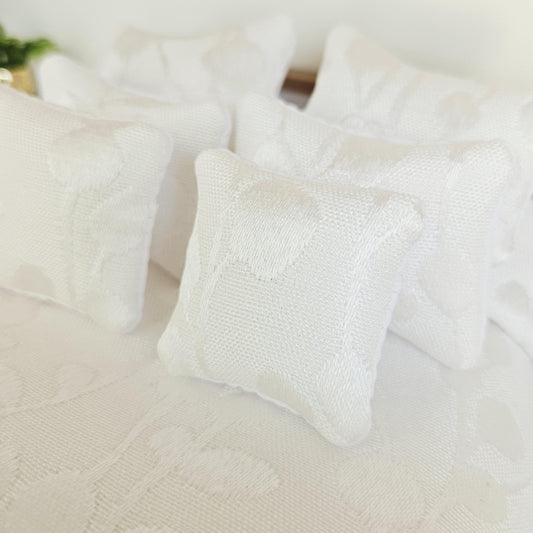 White Floral Print Double Bedding Set – alternate view 2 | 1:12 scale dolls house miniature