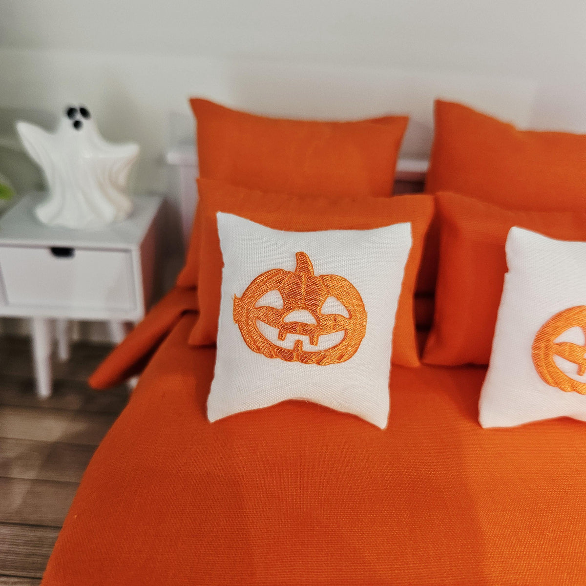 Pumpkin Halloween Double Bedding – alternate view 7 | 1:12 scale dolls house miniature