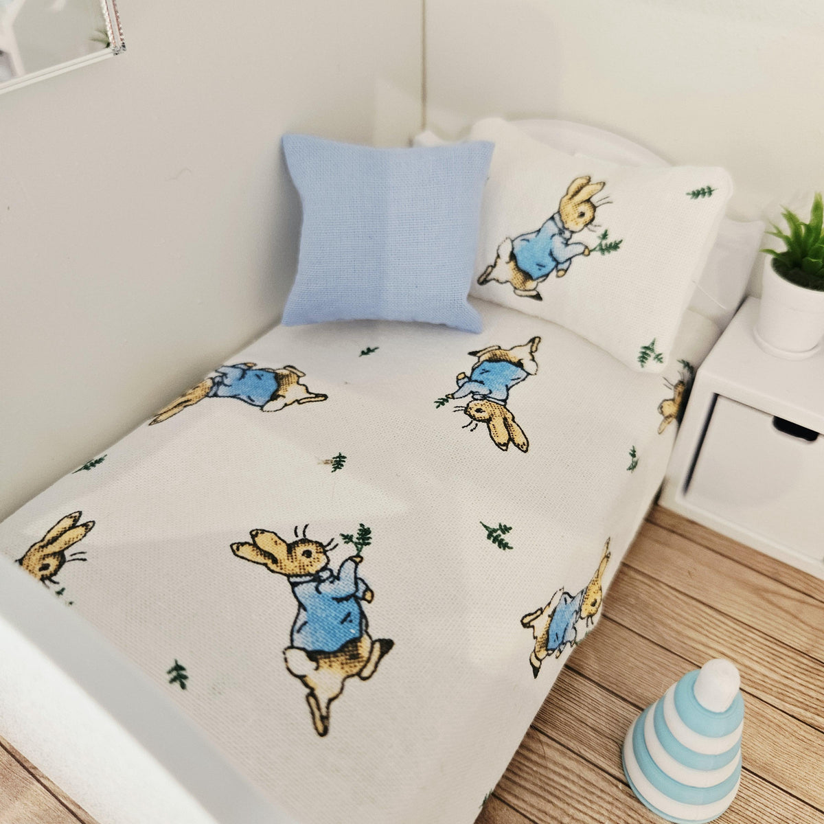 Peter Rabbit Junior Bedding Set – alternate view 8 | 1:12 scale dolls house miniature