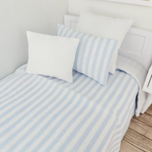 Beach Design Single Bedding Set – alternate view 2 | 1:12 scale dolls house miniature
