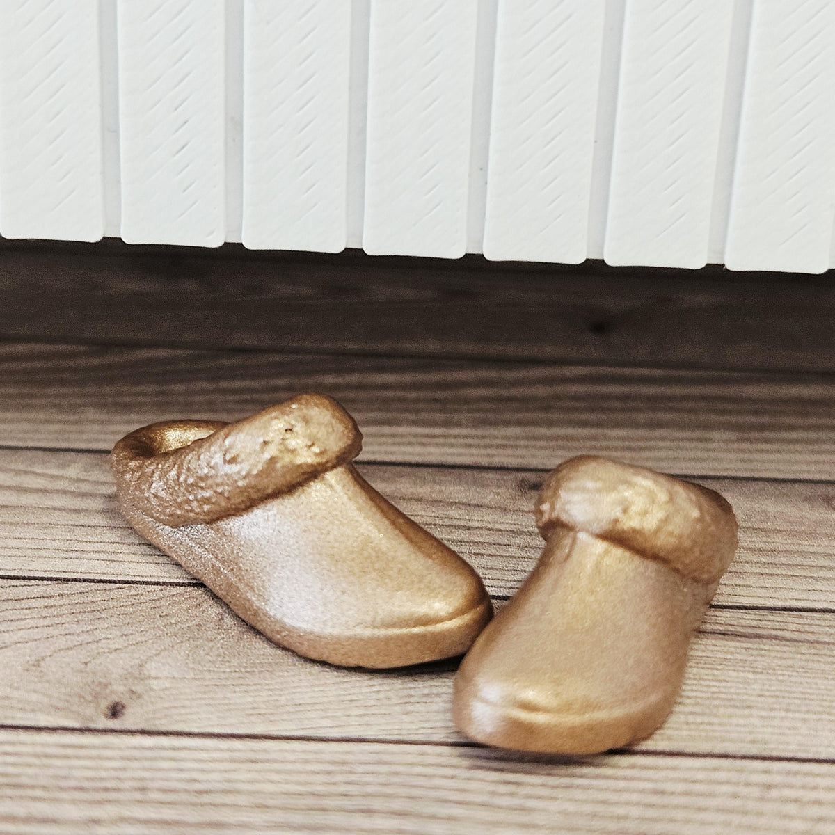 Slippers – alternate view 11 | 1:12 scale dolls house miniature