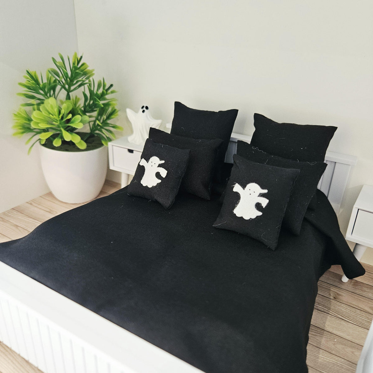 Black Ghost Halloween Double Bedding – alternate view 7 | 1:12 scale dolls house miniature