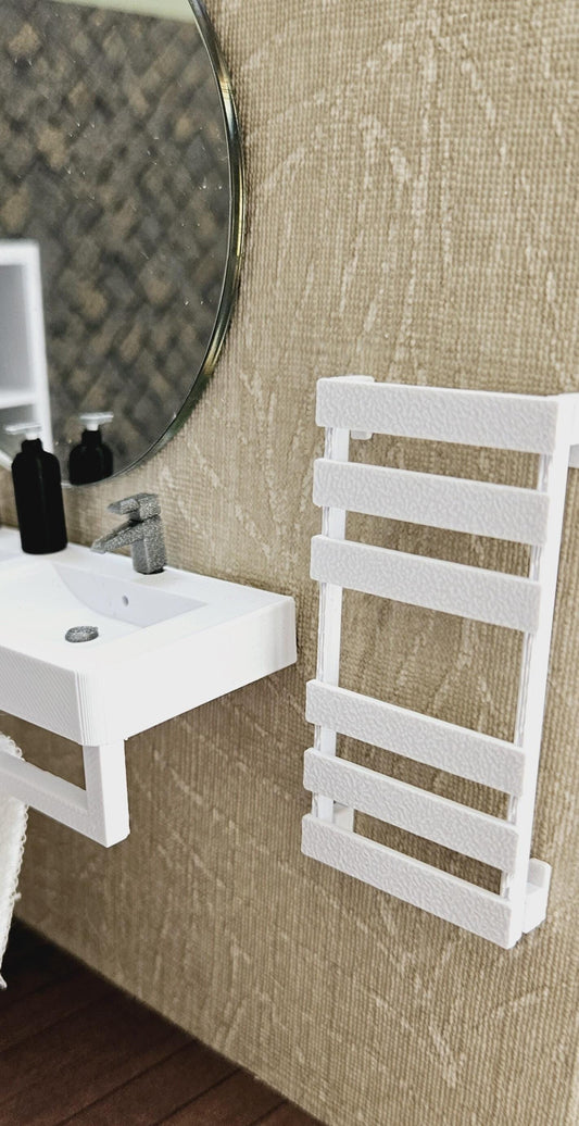 Heated Towel Rail – alternate view 2 | 1:12 scale dolls house miniature