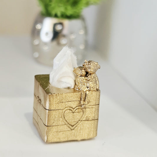 Highland Cow Tissue Box – alternate view 2 | 1:12 scale dolls house miniature