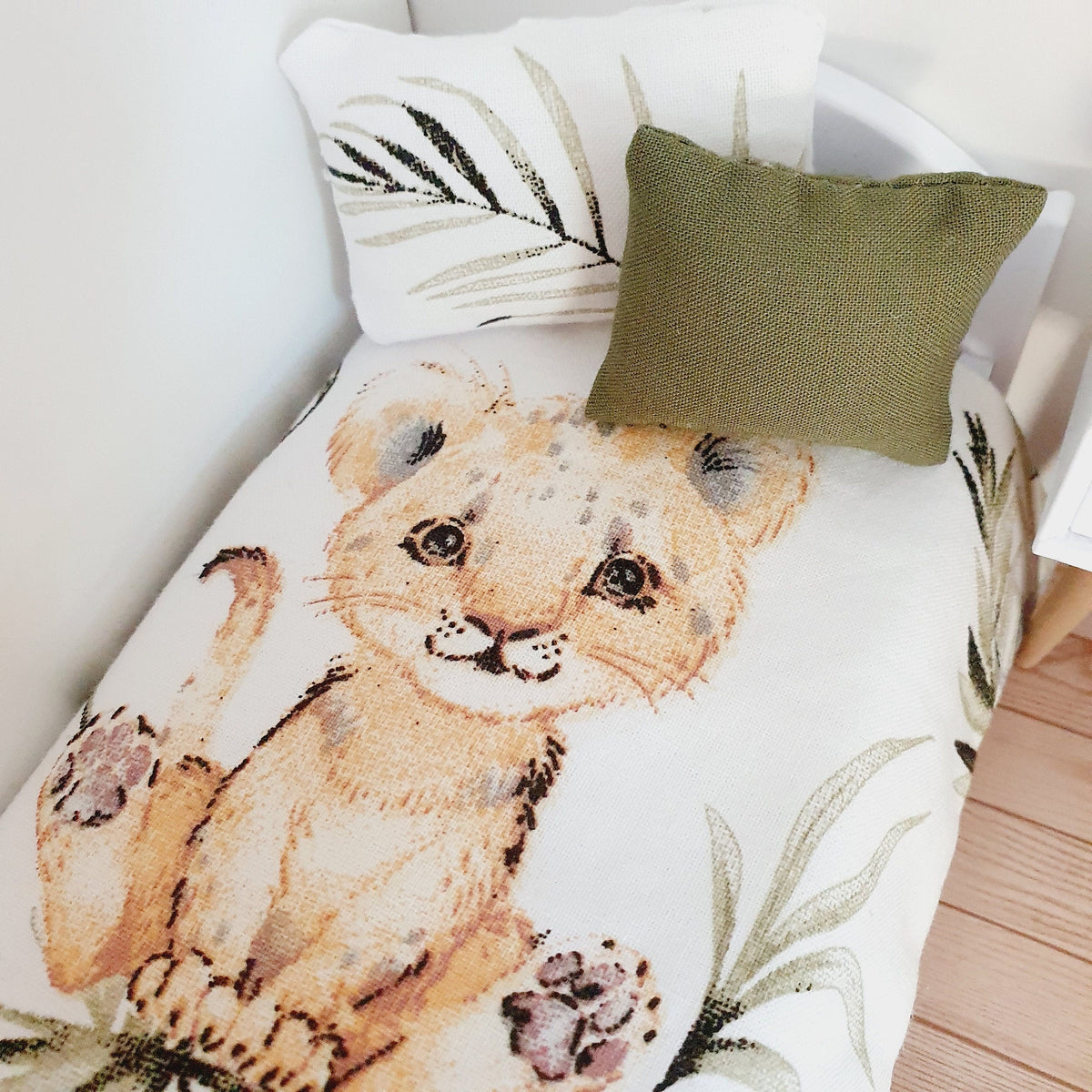 Dolls House Junior Bedding Set – Lovely Lion Cub Design, Handmade in England, 1:12 Scale