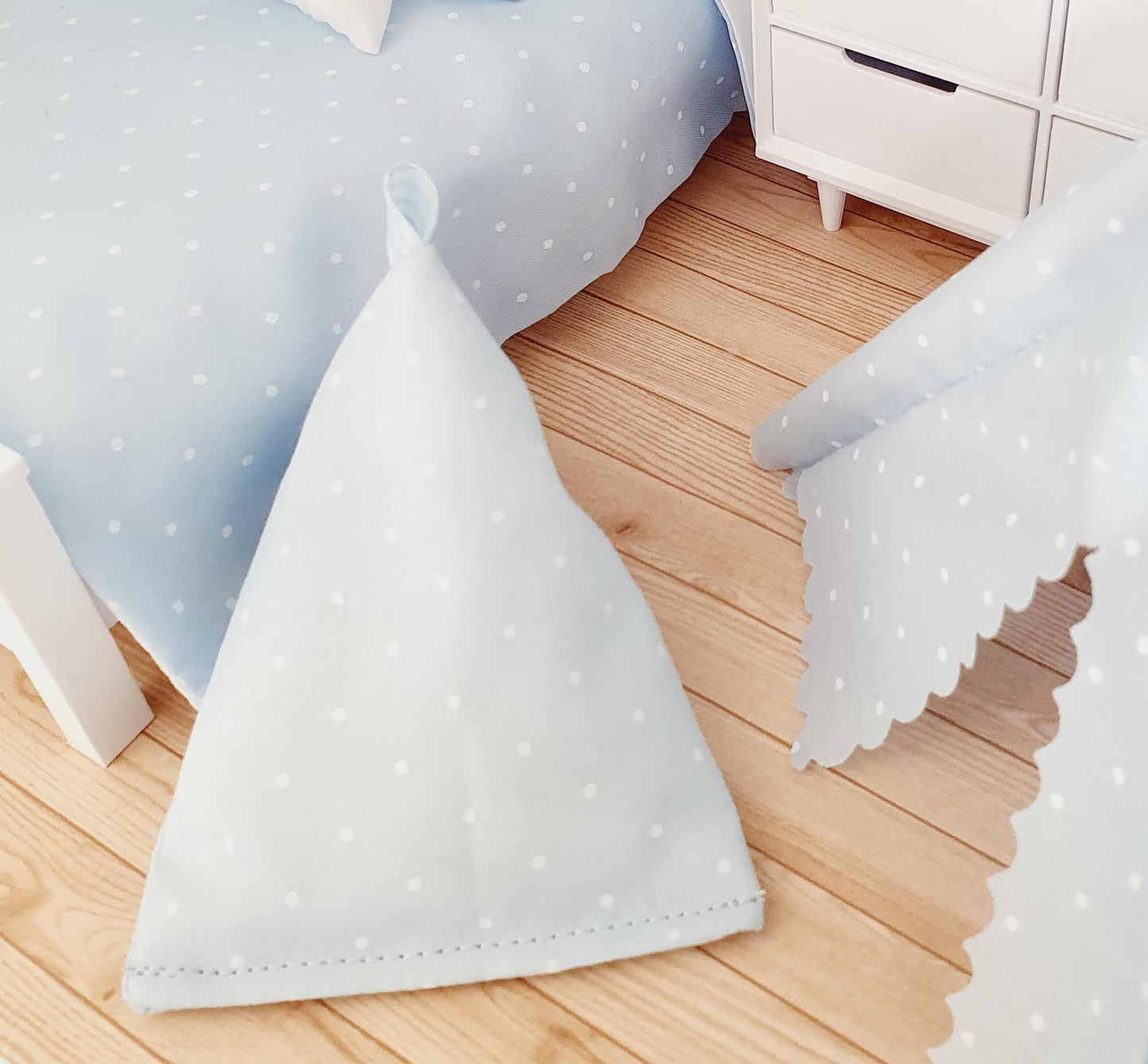 Dolls house Small Bean Bag/ Chair, Choice of Colours, 1:12 Scale, Miniature bean bag