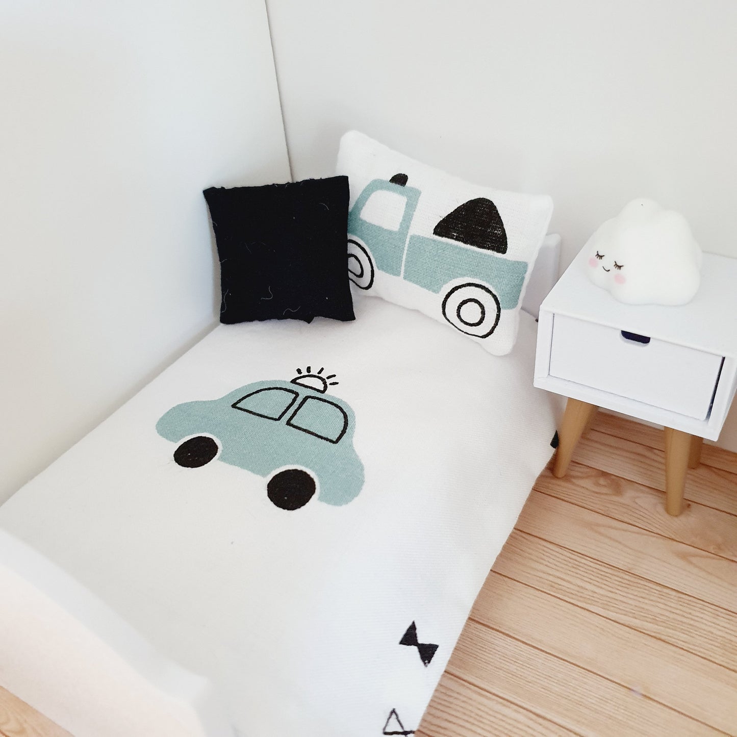 Dolls House Junior Car Bedding Set – 3-Piece, 1:12 Scale, Miniature Bedding