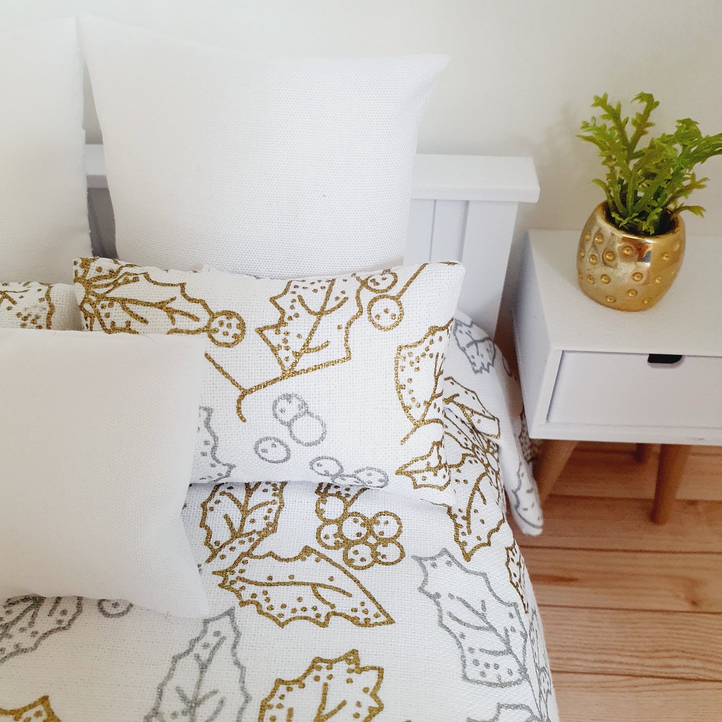 Dolls house Christmas 6 piece bedding set, Double bedding, White with Gold & Silver Holly, 12th scale bedding, miniature bed set