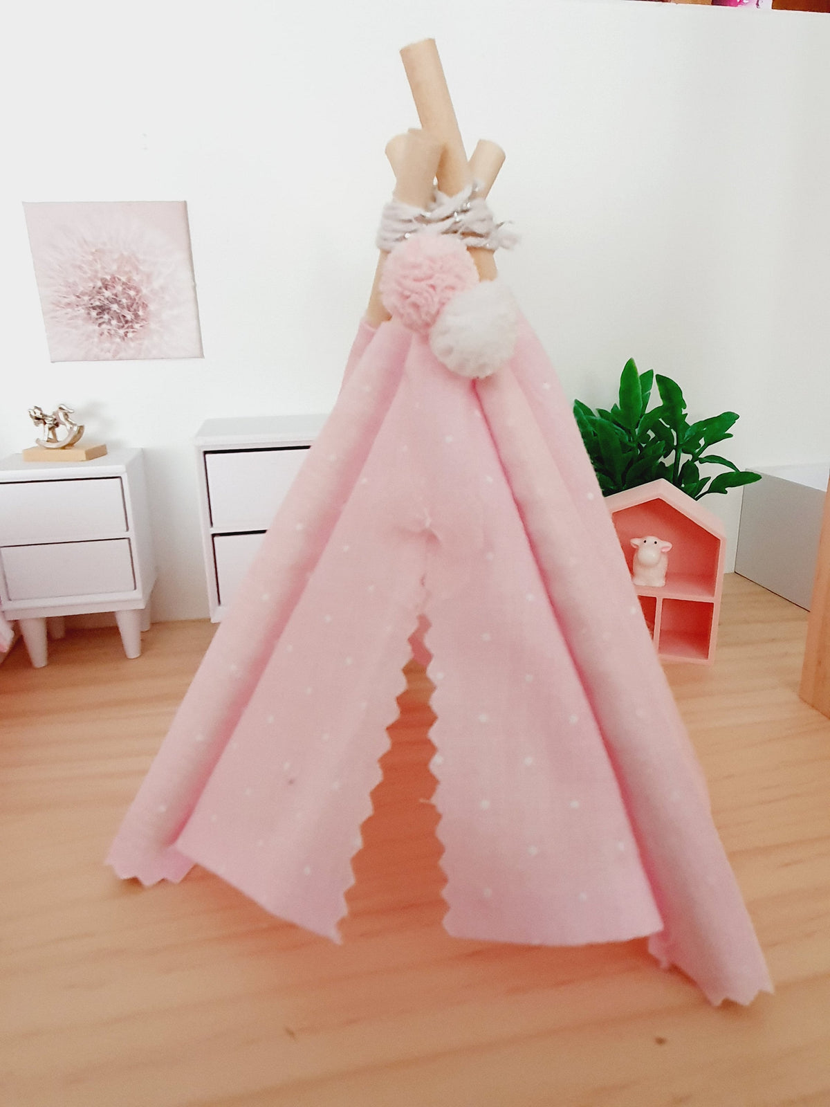 Dolls House Teepee – Pink with White Polka Dots – 1:12 Scale