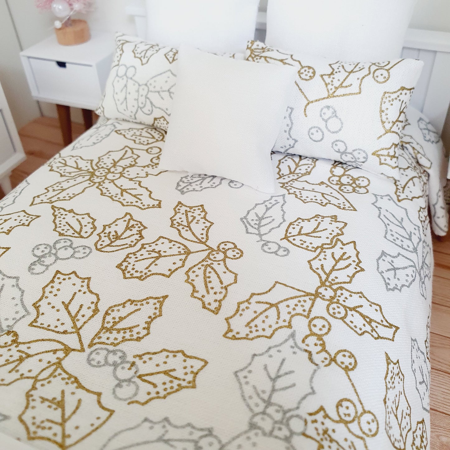 Dolls house Christmas 6 piece bedding set, Double bedding, White with Gold & Silver Holly, 12th scale bedding, miniature bed set