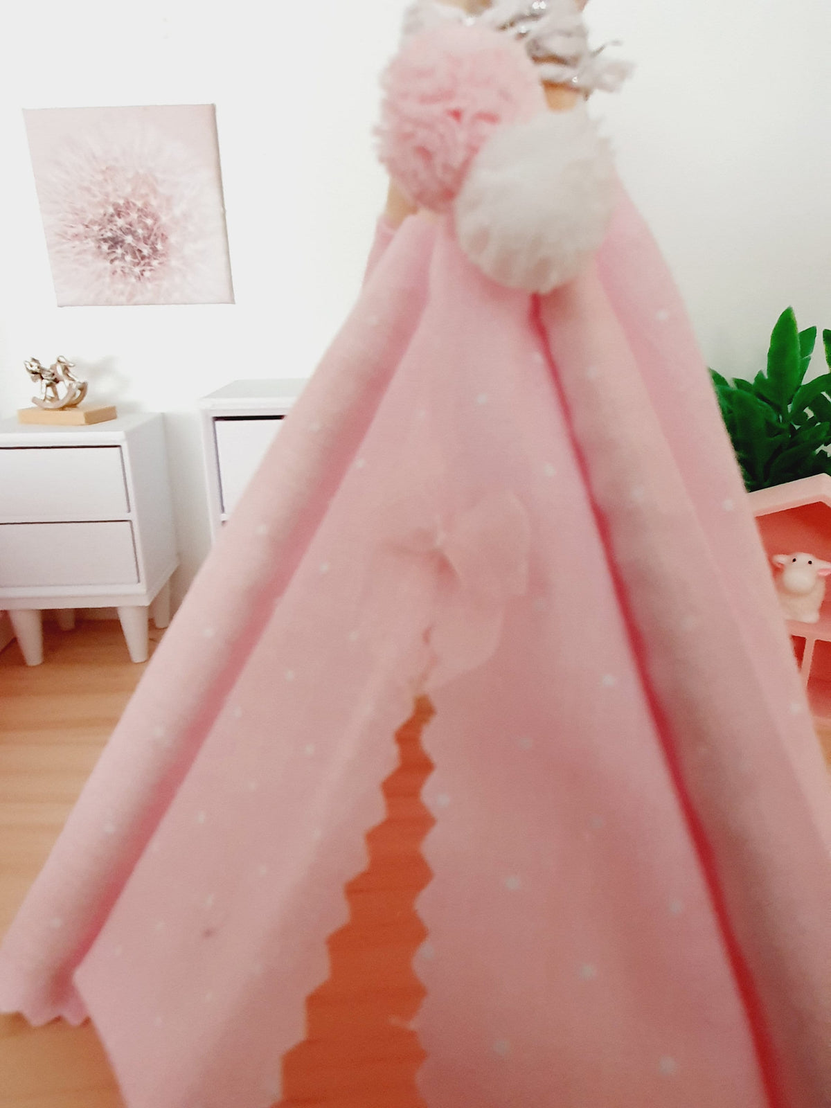 Dolls House Teepee – Pink with White Polka Dots – 1:12 Scale