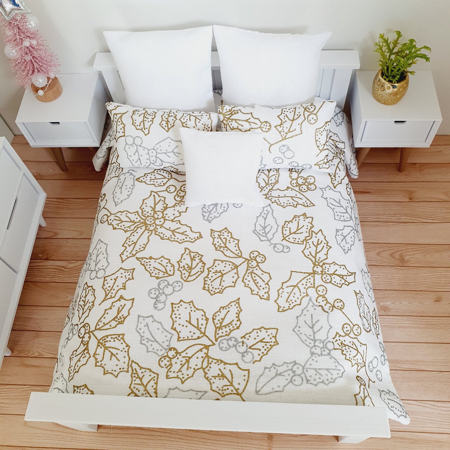 Dolls house Christmas 6 piece bedding set, Double bedding, White with Gold & Silver Holly, 12th scale bedding, miniature bed set