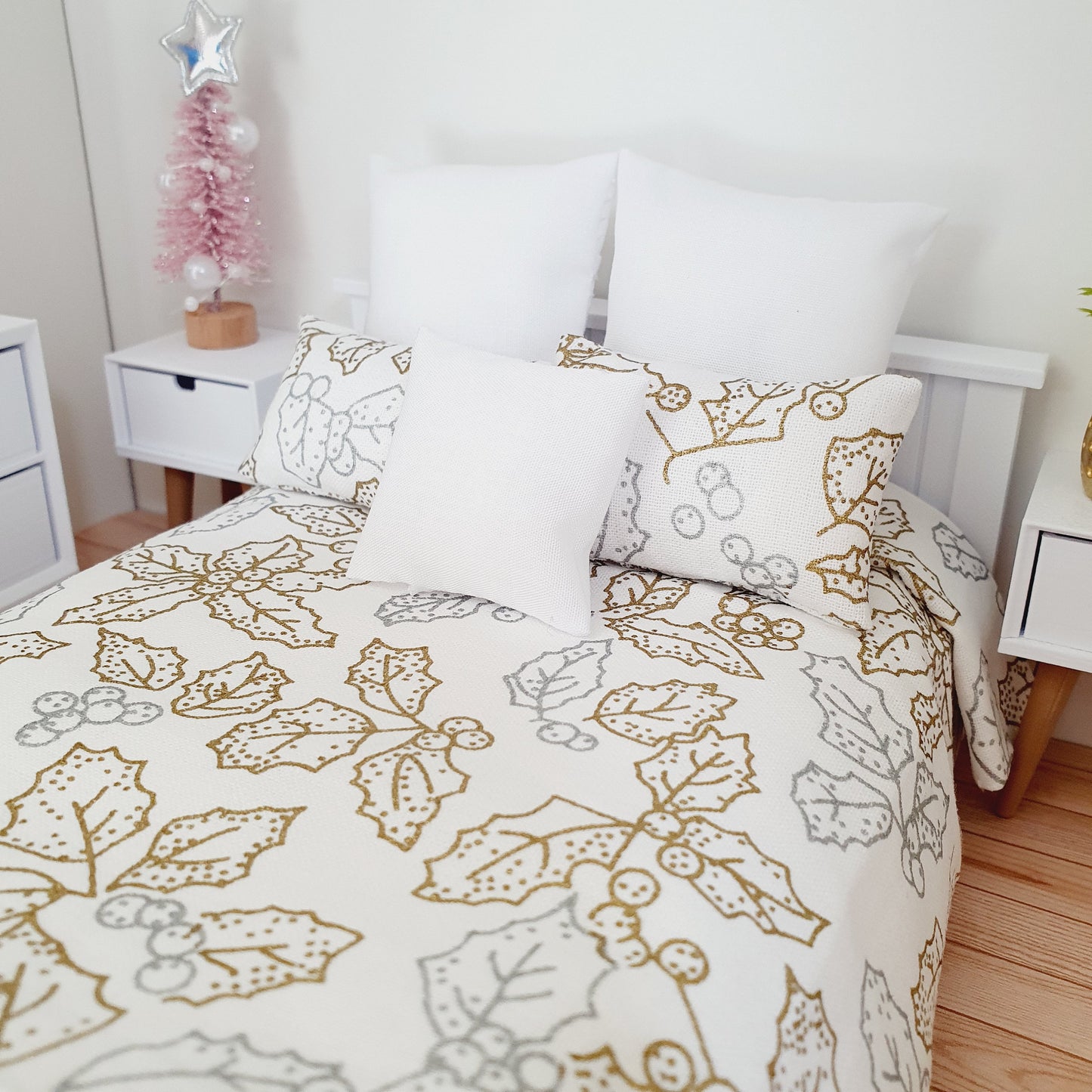 Dolls house Christmas 6 piece bedding set, Double bedding, White with Gold & Silver Holly, 12th scale bedding, miniature bed set