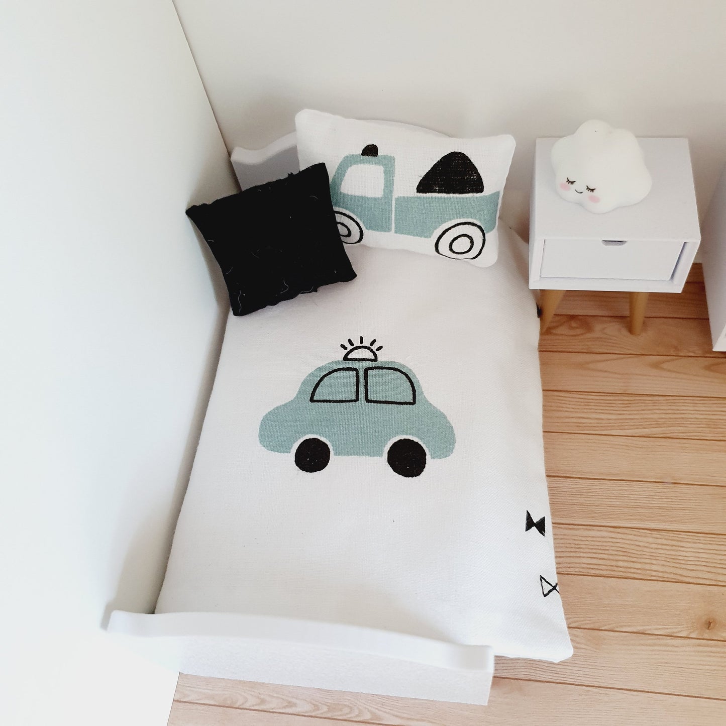 Dolls House Single Car Bedding Set – 3-Piece, 1:12 Scale, Miniature Bedding