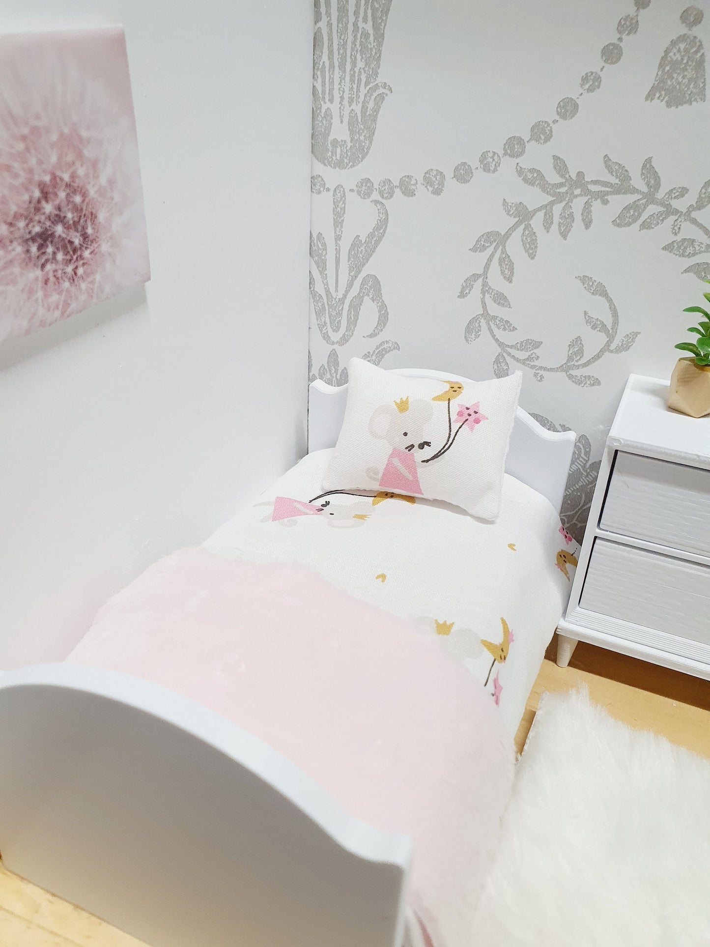 Dolls House Junior Bedding Set – Pretty Mouse Theme, 1:12 Scale