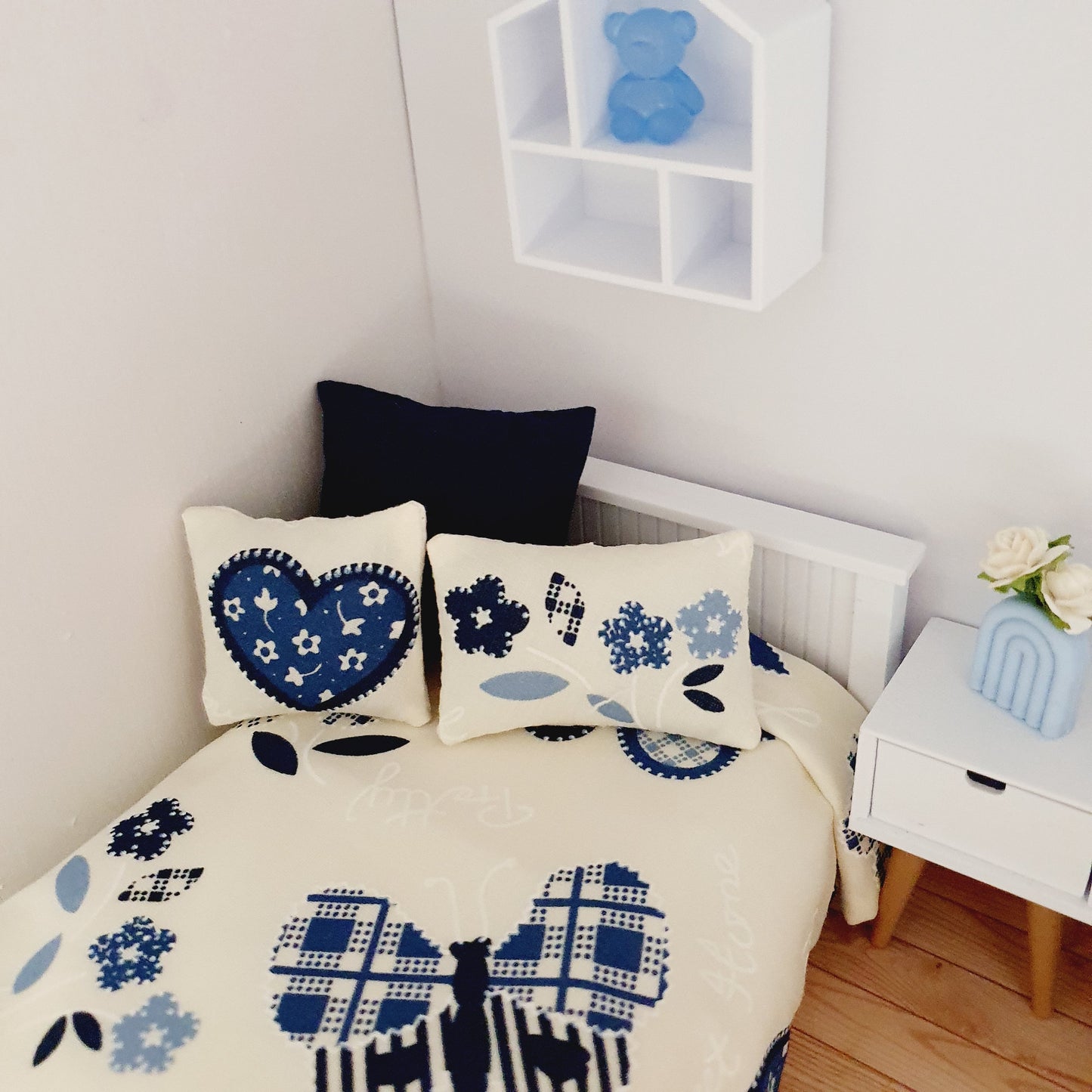 Sale Dolls house Blue Heart 3 piece Junior Bedding Set, 12th scale miniature bedding