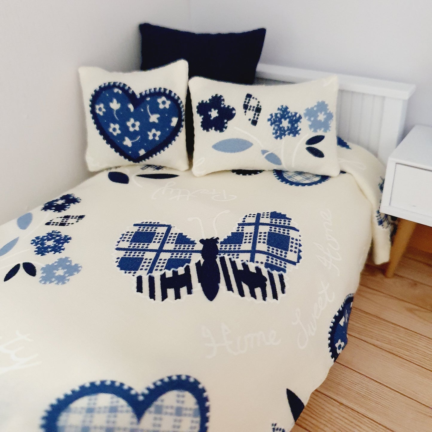 Sale Dolls house Blue Heart 3 piece Junior Bedding Set, 12th scale miniature bedding