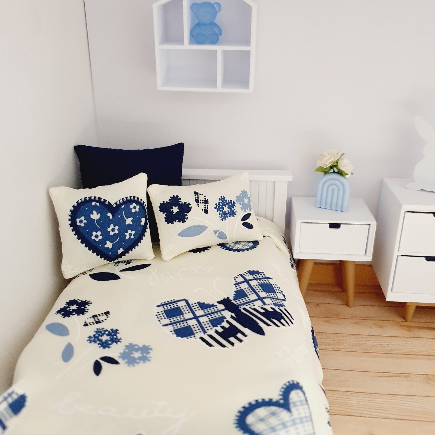 Sale Dolls house Blue Heart 3 piece Junior Bedding Set, 12th scale miniature bedding