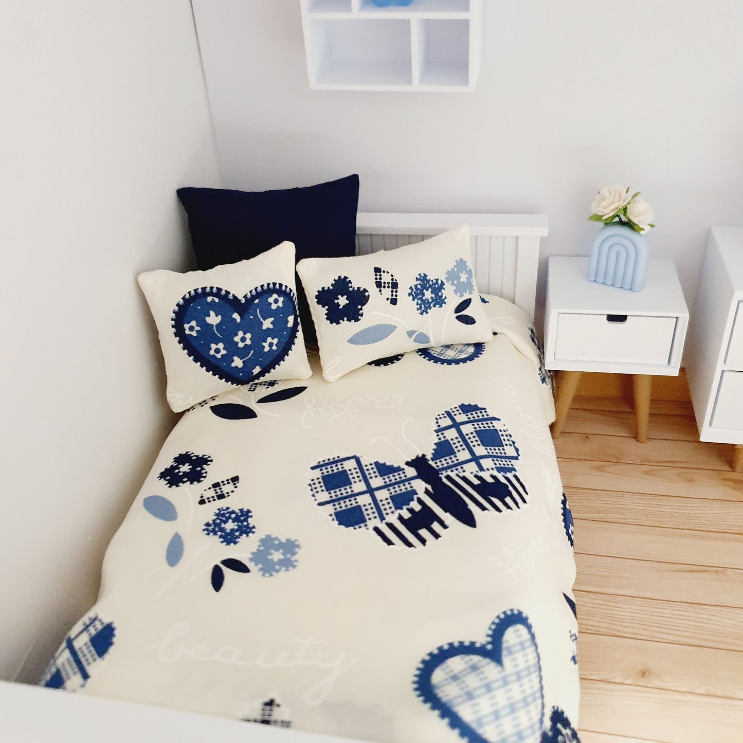 Sale Dolls house Blue Heart 3 piece Junior Bedding Set, 12th scale miniature bedding