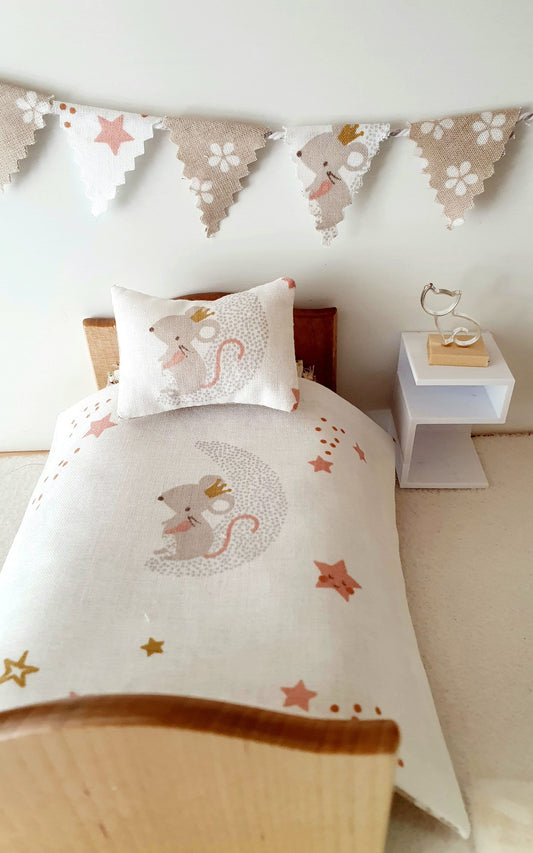 Dolls house Junior Cute Mouse bedding, 12th scale bedding, miniature bed set (Junior Bed)
