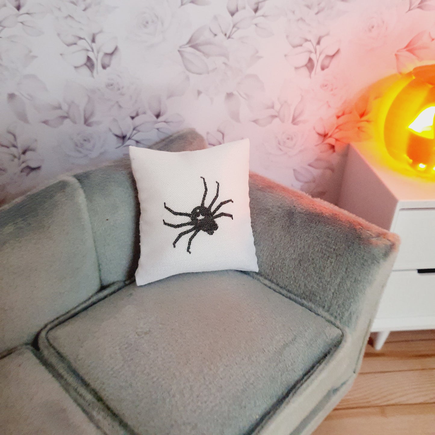 Dolls house 1x Halloween spider Cushion, 12th scale cushions, miniature cushion, Halloween, spider