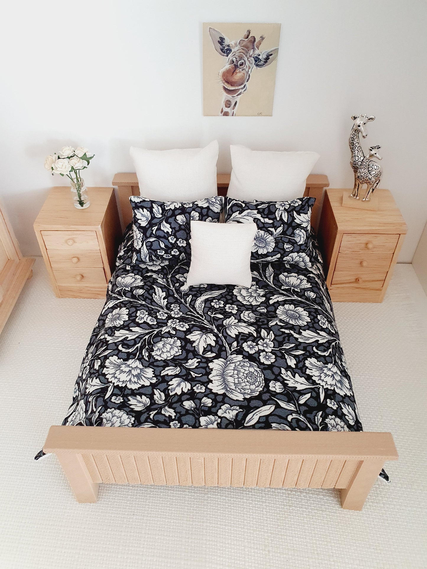 Dolls house 6 piece set, Double bedding, Black floral print, 12th scale bedding, miniature bed set (BD36)