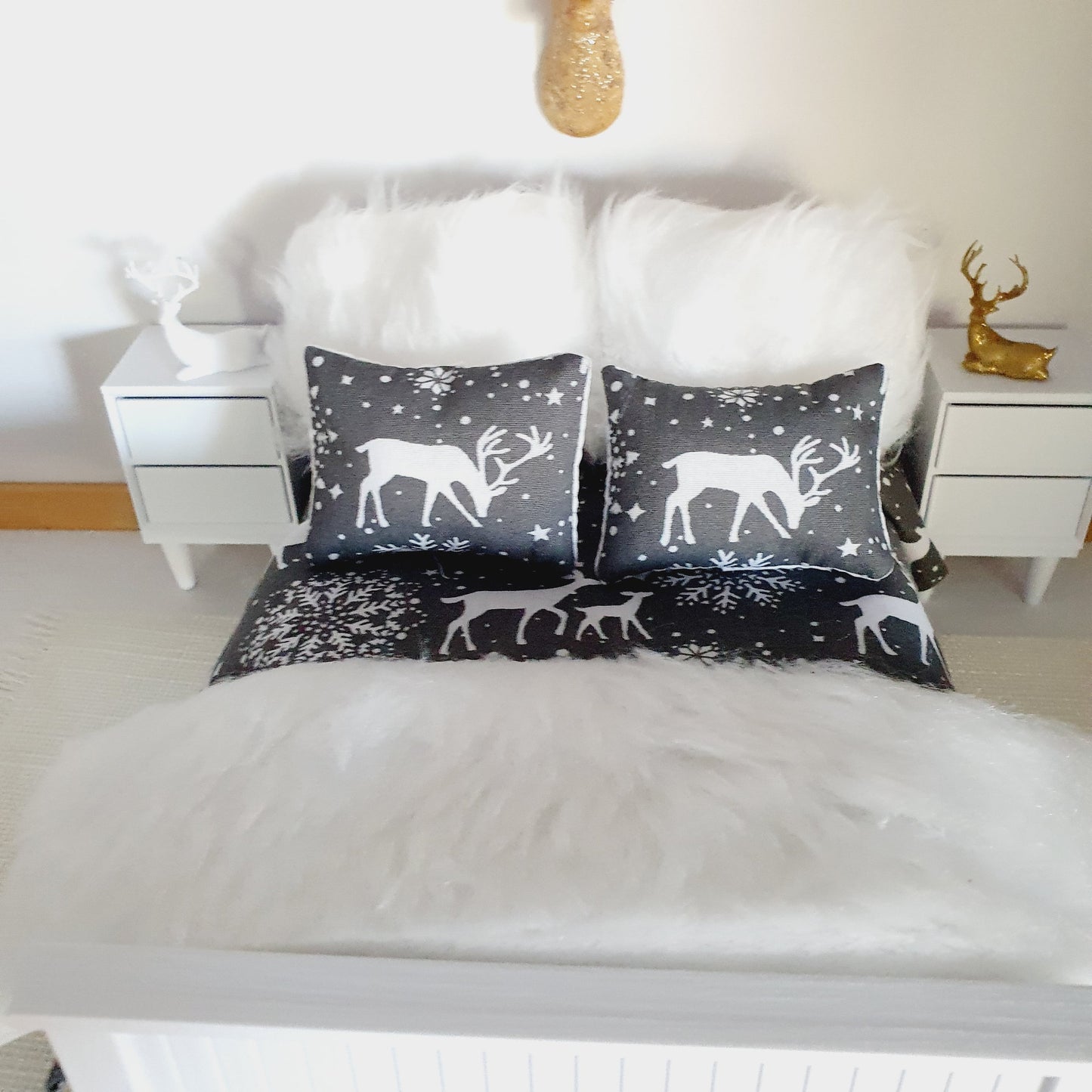 Dolls house Lovely Christmas 6 piece Stag Double Bedding set, Soft Snowy White Fur Cushions & Throw, 12th scale bedding, miniature bed set
