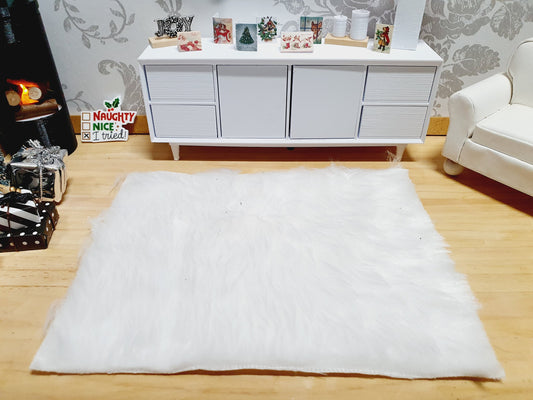 Dolls House White Short Pile Fur Rug  | 1:12th Scale | Miniature Rug