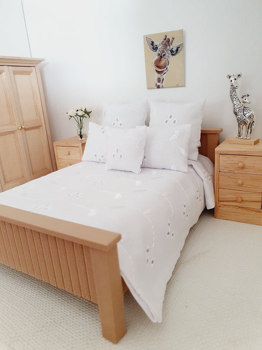 Dolls house 6 piece set, Pretty White double bedding set, 12th scale, miniature bedding