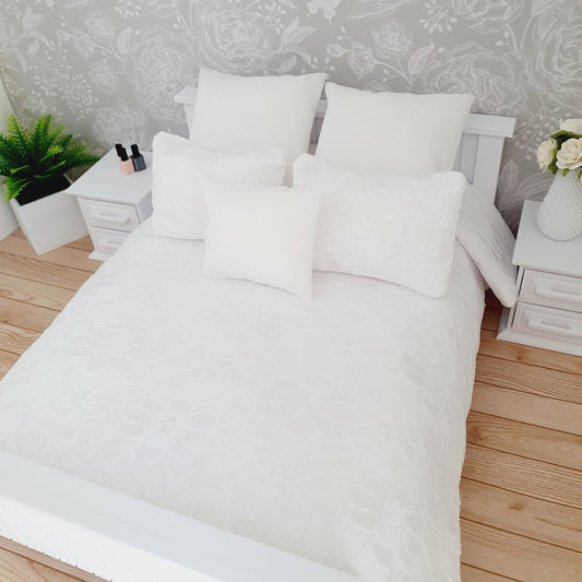 Dolls house 6 piece set, Pretty White lace double bedding set, 12th scale, miniature bedding