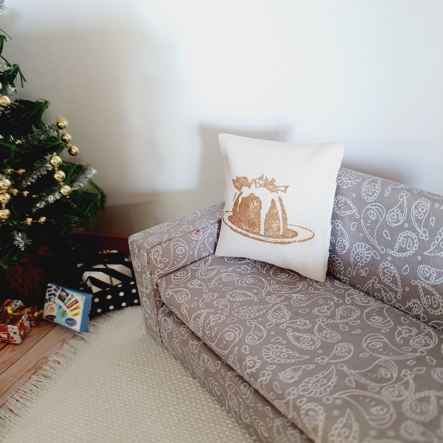 Dolls house Christmas Pudding, Cream with Gold Christmas Pudding cushion, 12th scale cushions, miniature cushion