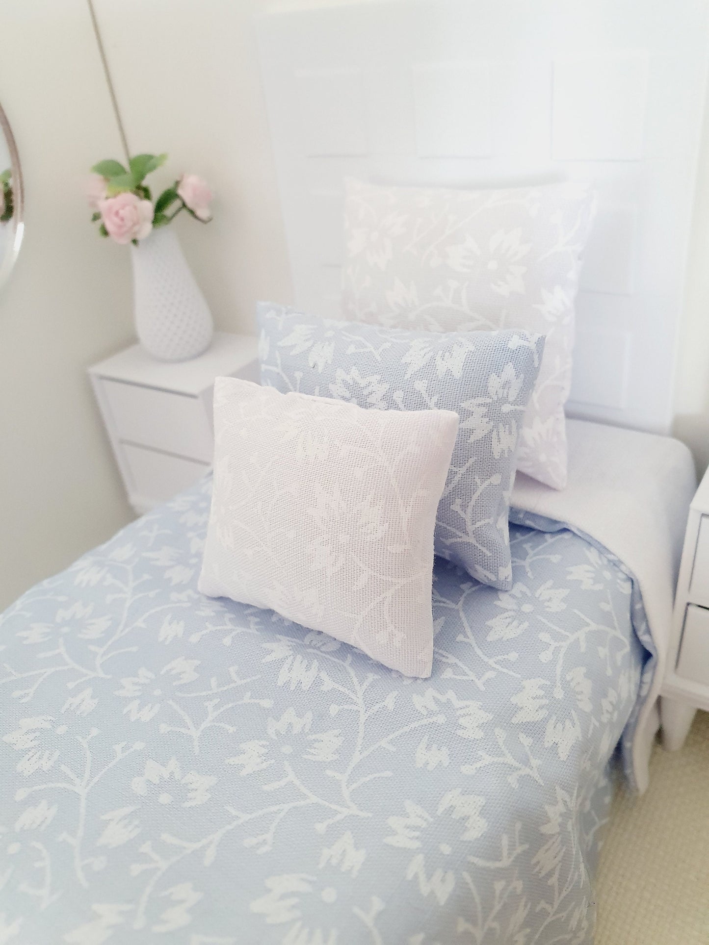 Dolls house Single Pretty Blue & White Floral 4 Piece Set, 12th scale bedding, miniature bed set