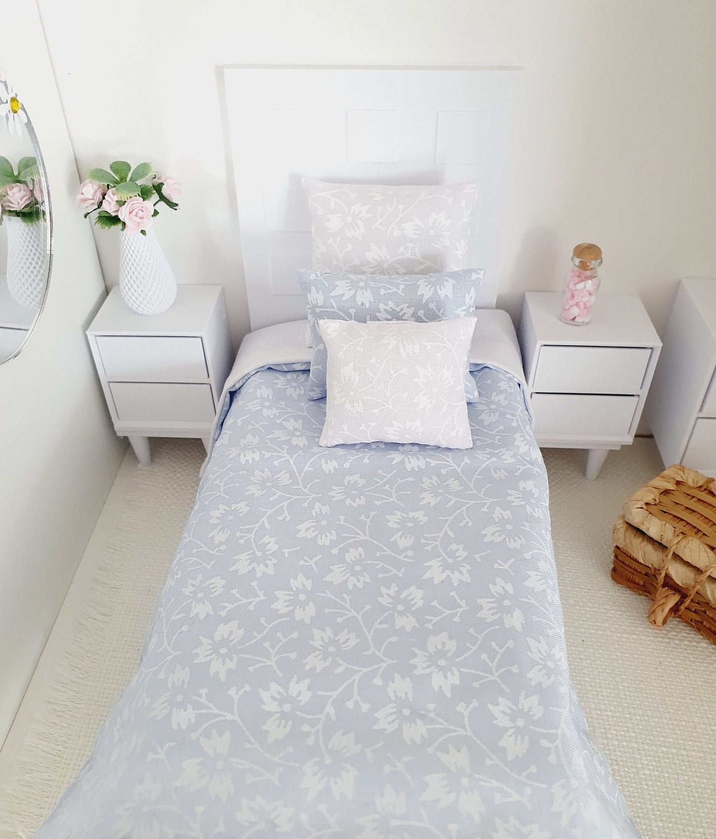 Dolls house Single Pretty Blue & White Floral 4 Piece Set, 12th scale bedding, miniature bed set