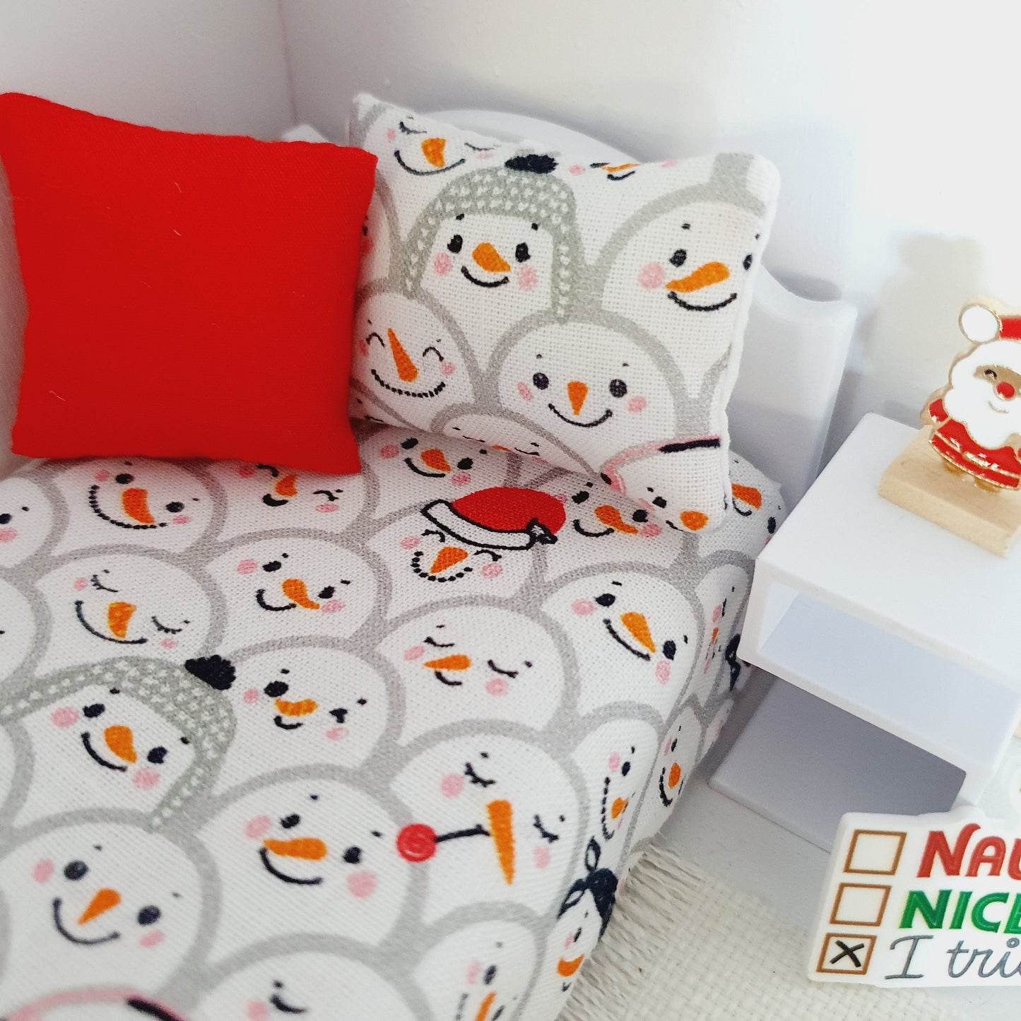 Dolls House Christmas Bedding Set – Snowman Bed Cover & Cushions, Handmade in England, 1:12 Scale