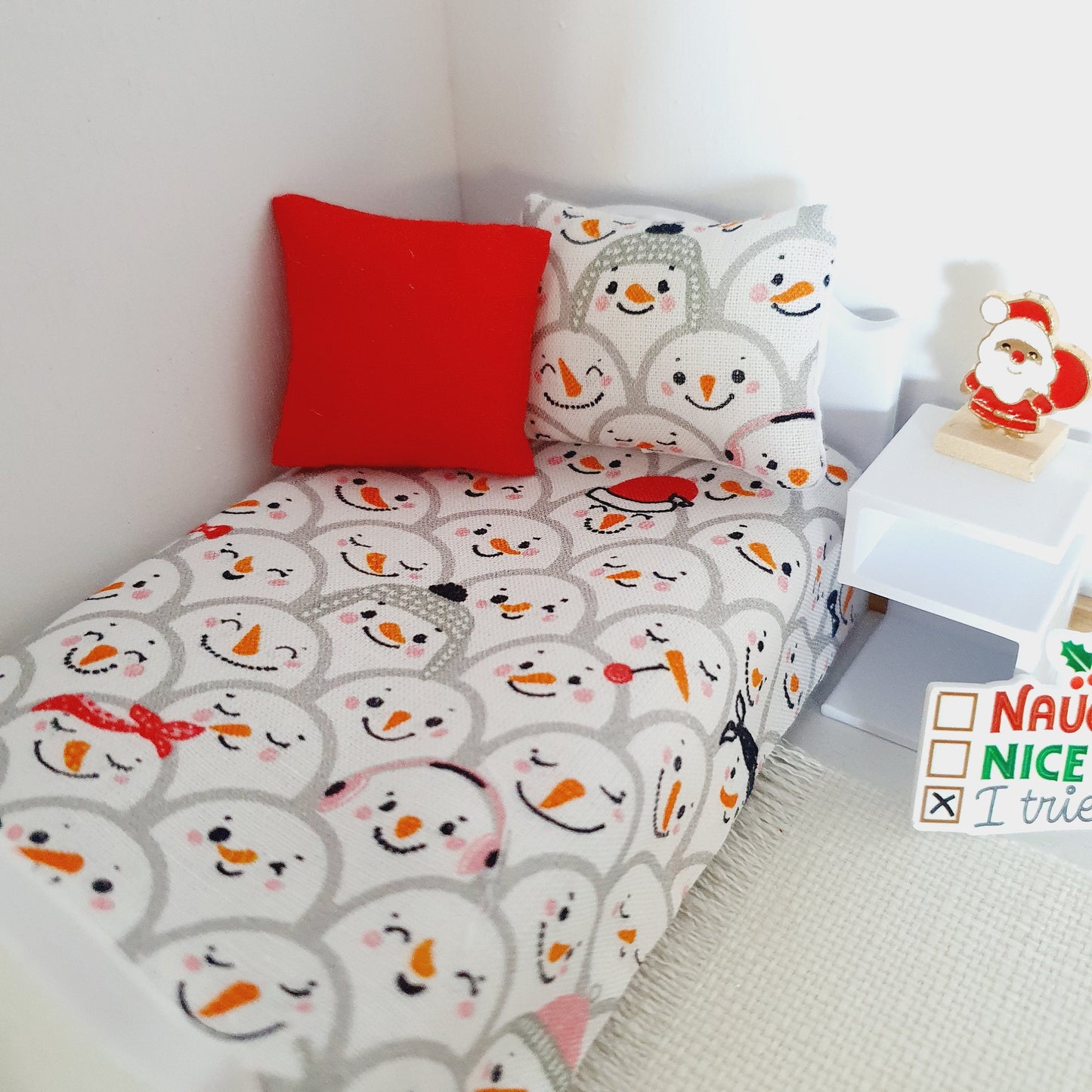 Dolls House Christmas Bedding Set – Snowman Bed Cover & Cushions, Handmade in England, 1:12 Scale