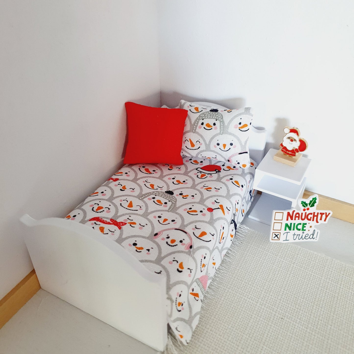 Dolls House Christmas Bedding Set – Snowman Bed Cover & Cushions, Handmade in England, 1:12 Scale