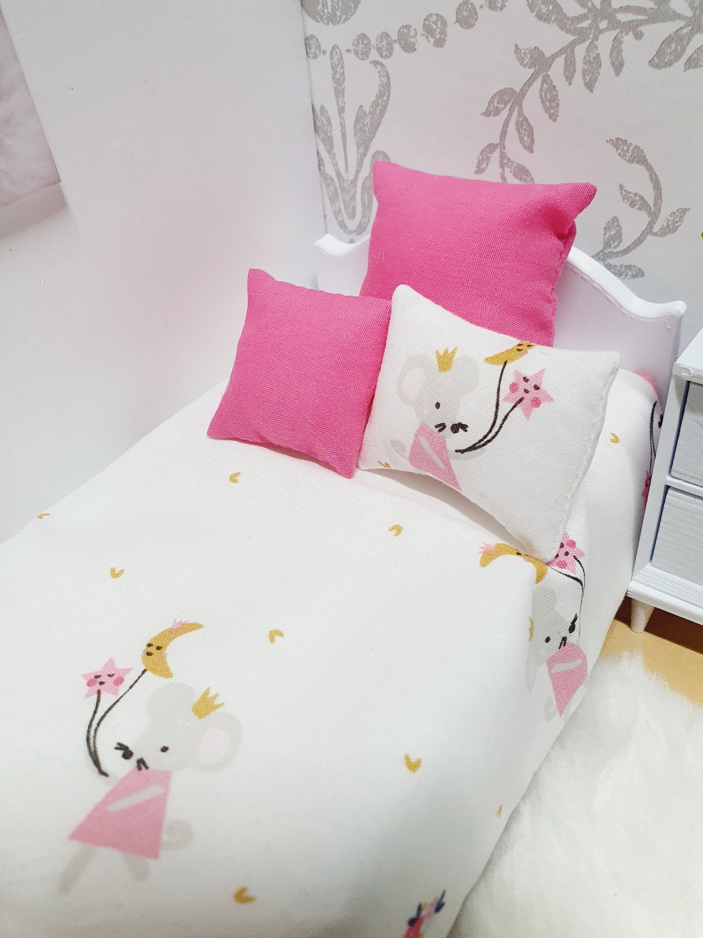 Dolls House Single 4-Piece Pink Mouse Bedding Set 1:12th Scale
