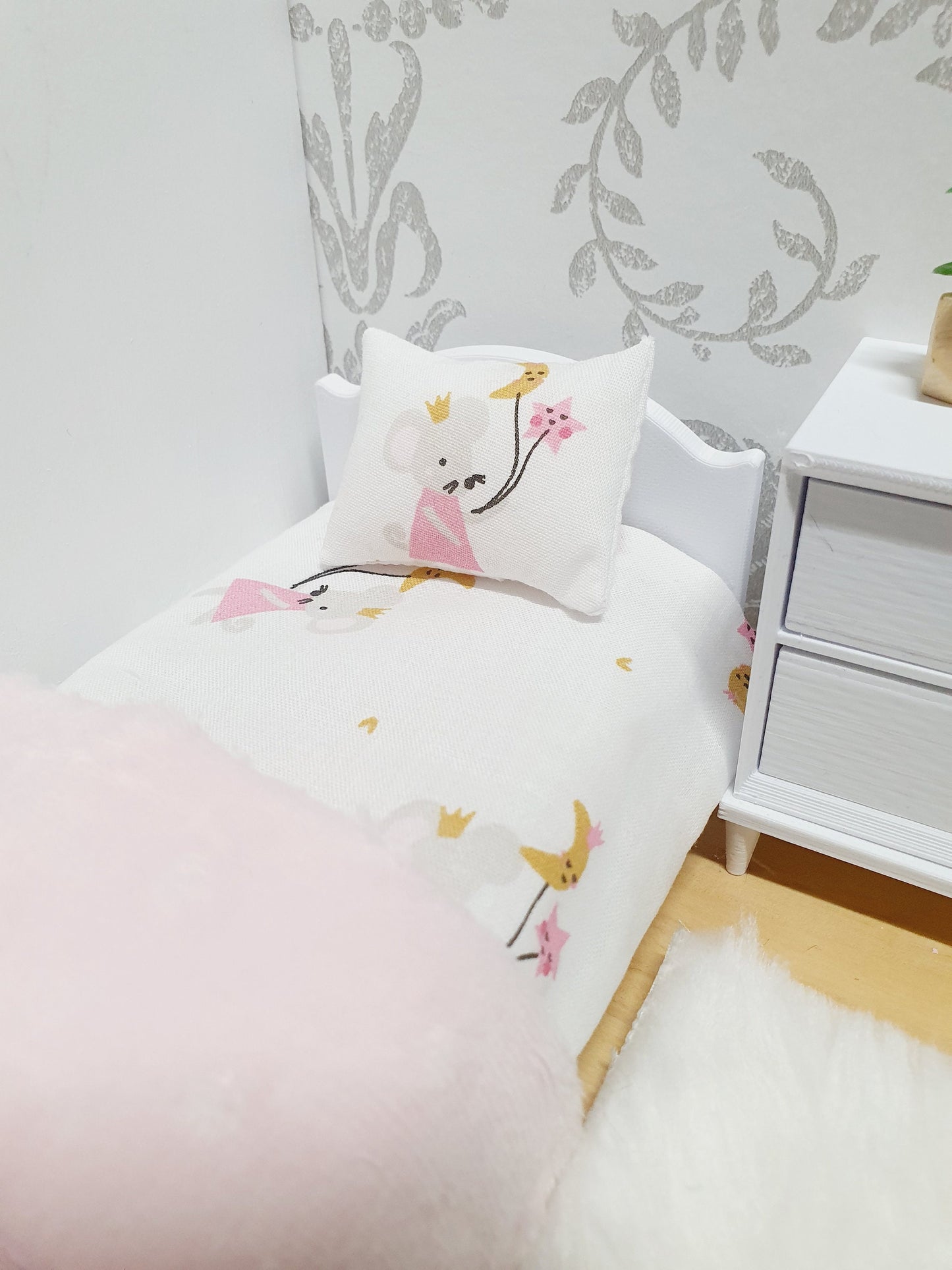 Dolls House Single 4-Piece Pink Mouse Bedding Set 1:12th Scale