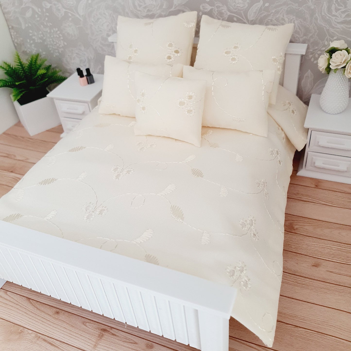 Dolls house 6 piece set, Pretty Cream double bedding set, 12th scale, miniature bedding