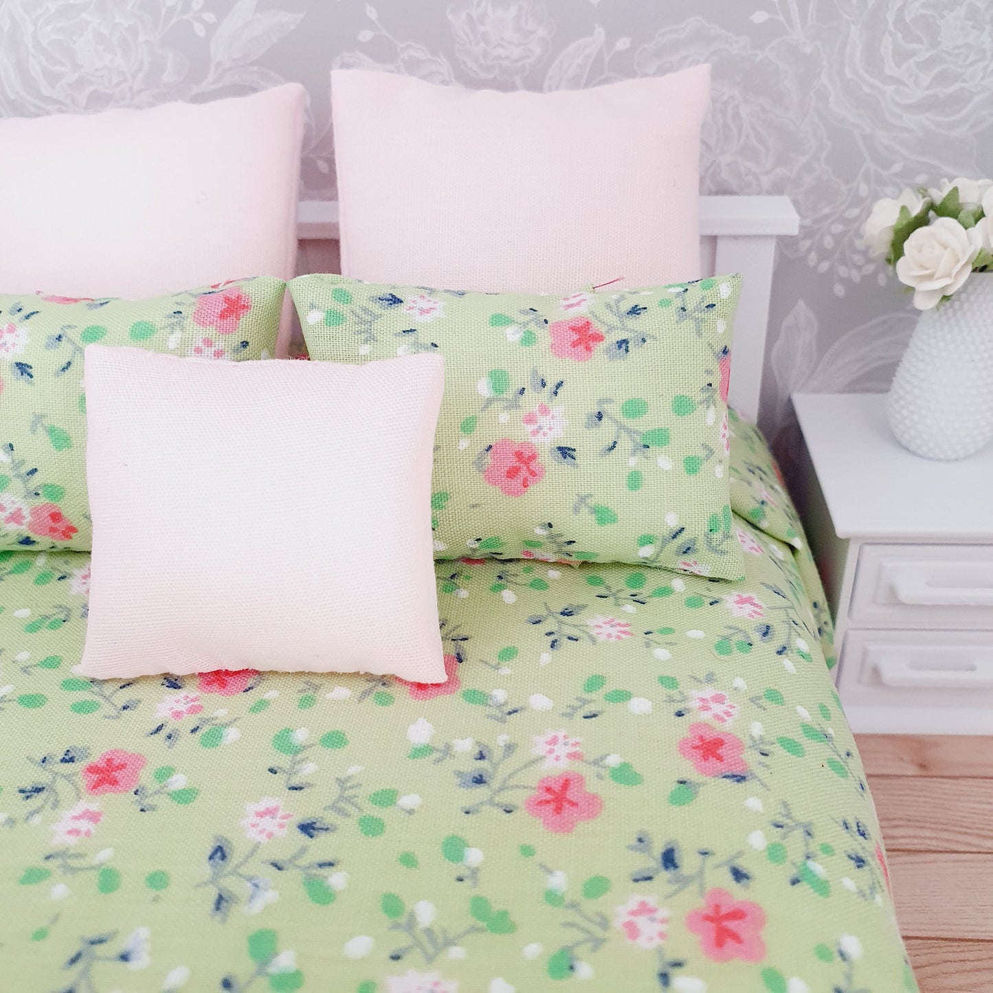 Dolls house Green Floral 6 piece set, Double bedding, pretty little flowers, 12th scale bedding, miniature bed set