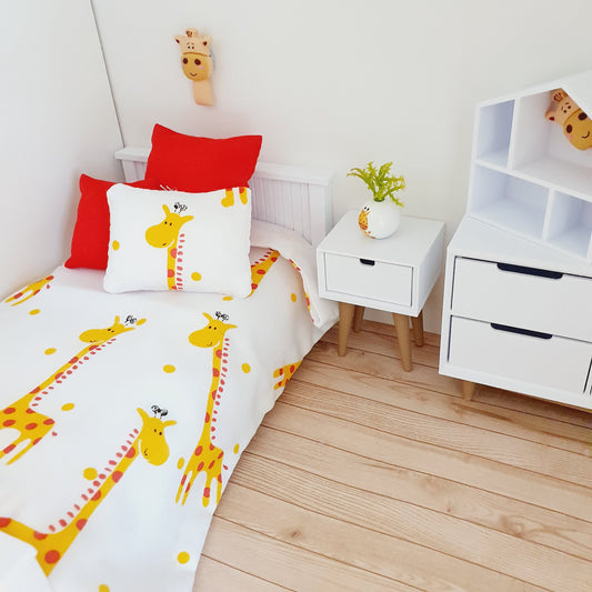 Dolls House Single Bedding Set – Cute Giraffe Design, 1:12 Scale Miniature Bed Set