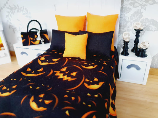 Dolls house Halloween 6 piece set, Double bedding, Black Pumpkin print, 12th scale bedding, miniature bed set
